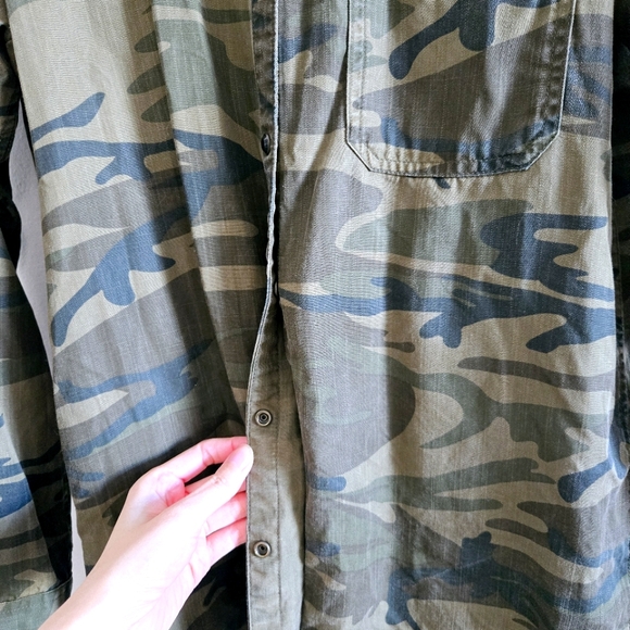 MAISON SCOTCH I XS/S Camo Button Down Shirt - Picture 3 of 8